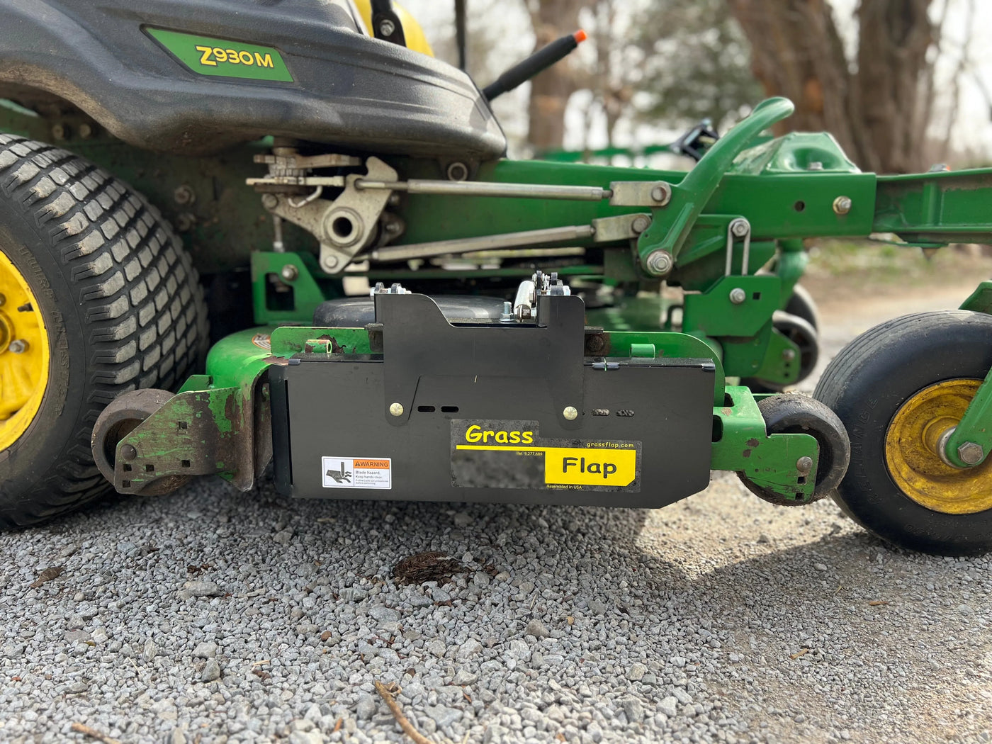 44JM70-5-A2 GrassFlap Direct Bolt with Steel Blocker Plate and SE Pedal Includes John Deere No-Drill Mount for 7-iron Deck GrassFlap GrassFlap 
